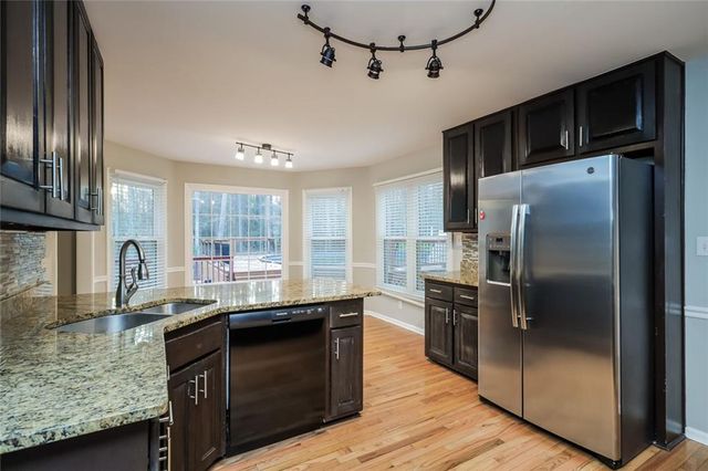 125 Green Valley Circle, Mcdonough, GA 30252