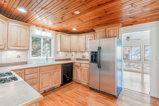 5 Sherbrook Pl, Lynn, MA 01904