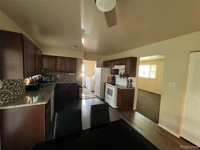 35544 Thames Street, Westland, MI 48186