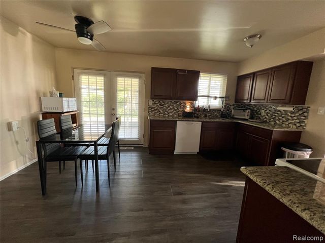 35544 Thames Street, Westland, MI 48186