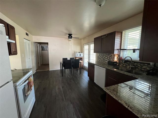 35544 Thames Street, Westland, MI 48186