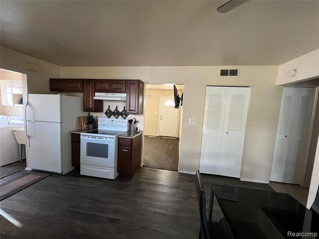 35544 Thames Street, Westland, MI 48186