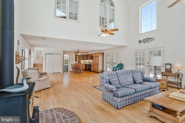 852 BAY FRONT AVE, North Beach, MD 20714