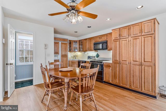 852 BAY FRONT AVE, North Beach, MD 20714