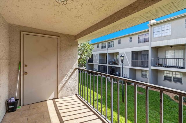 14462 REUTER STRASSE CIRCLE 607, Tampa, FL 33613