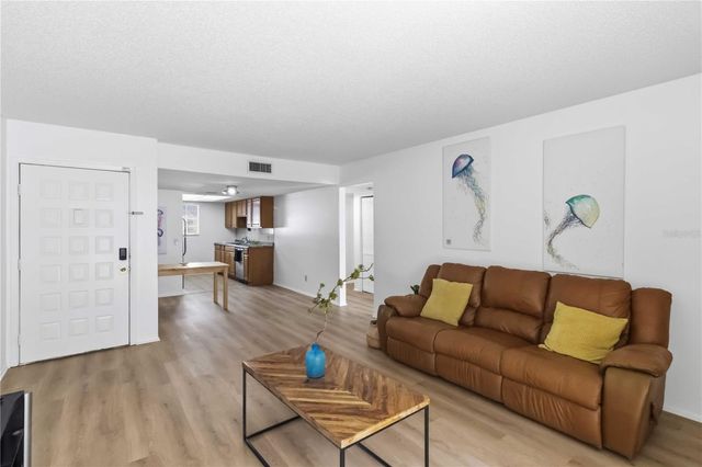 14462 REUTER STRASSE CIRCLE 607, Tampa, FL 33613