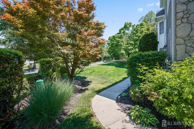 28 Sand Hill Court, Jamesburg, NJ 08831