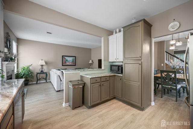 28 Sand Hill Court, Jamesburg, NJ 08831