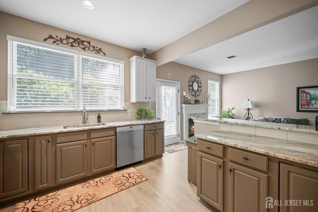 28 Sand Hill Court, Jamesburg, NJ 08831