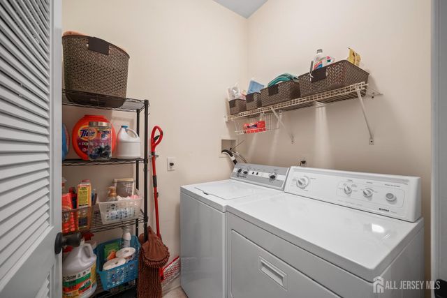 28 Sand Hill Court, Jamesburg, NJ 08831