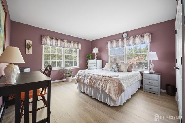 28 Sand Hill Court, Jamesburg, NJ 08831