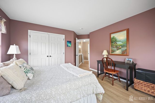 28 Sand Hill Court, Jamesburg, NJ 08831