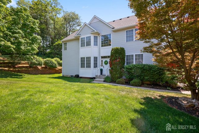 28 Sand Hill Court, Jamesburg, NJ 08831