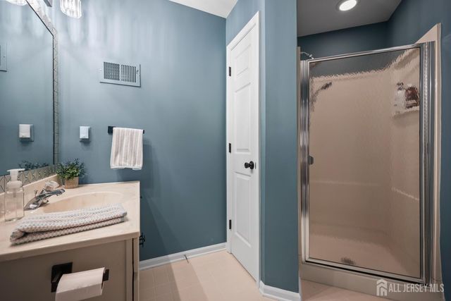 28 Sand Hill Court, Jamesburg, NJ 08831