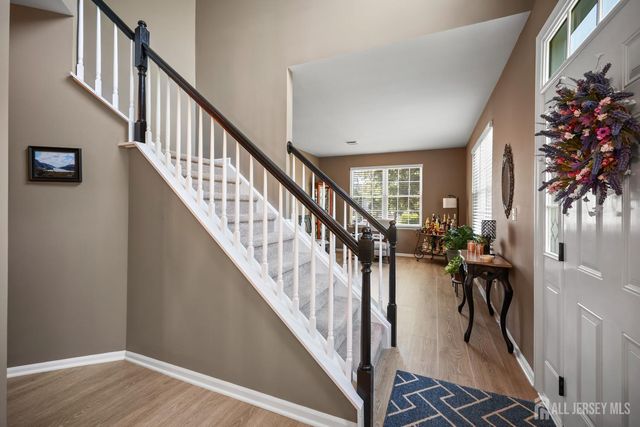 28 Sand Hill Court, Jamesburg, NJ 08831
