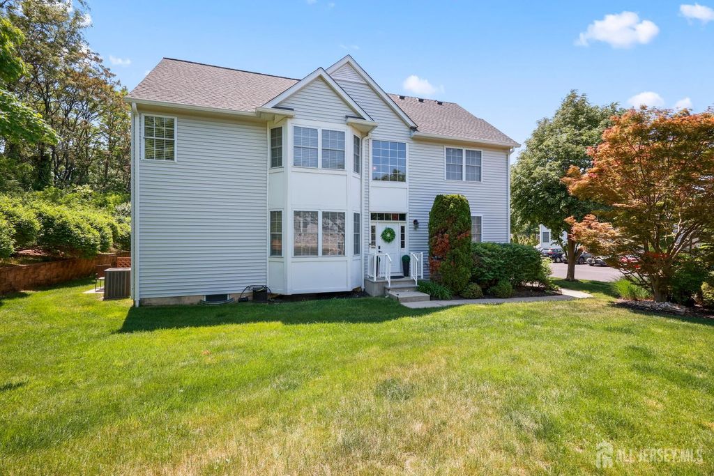 28 Sand Hill Court, Jamesburg, NJ 08831