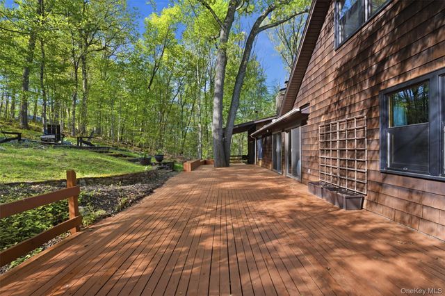 8 Upper Shad Road, Pound Ridge, NY 10576