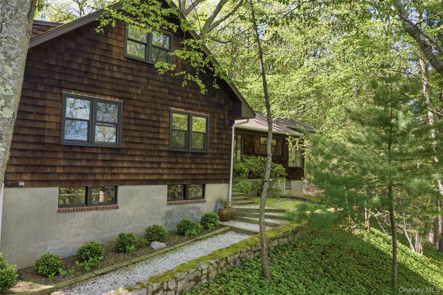 8 Upper Shad Road, Pound Ridge, NY 10576