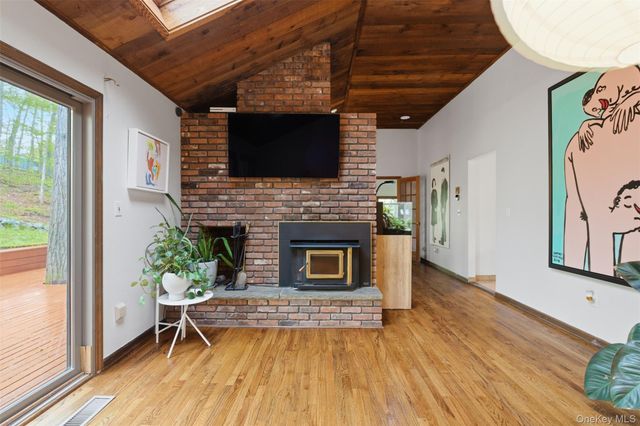 8 Upper Shad Road, Pound Ridge, NY 10576