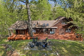8 Upper Shad Road, Pound Ridge, NY 10576