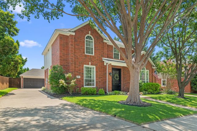 8432 Parkdale Drive, North Richland Hills, TX 76182