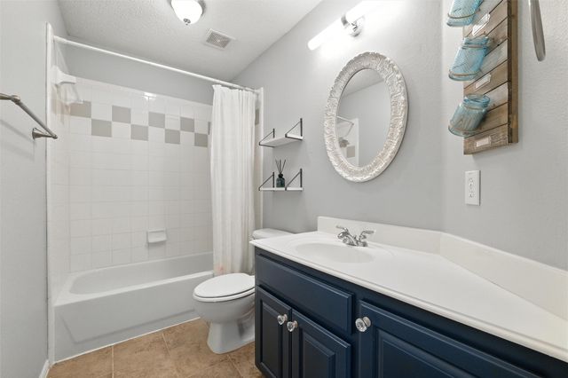8432 Parkdale Drive, North Richland Hills, TX 76182