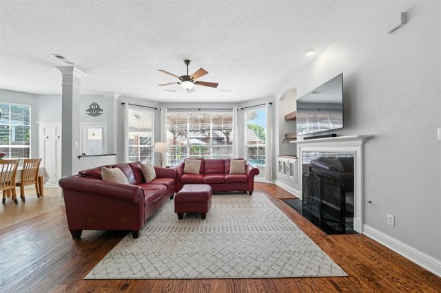 8432 Parkdale Drive, North Richland Hills, TX 76182