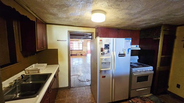 1330 S PARKWAY AVE E, Memphis, TN 38106