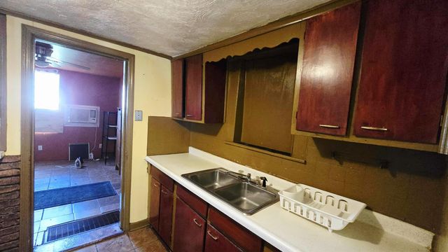 1330 S PARKWAY AVE E, Memphis, TN 38106