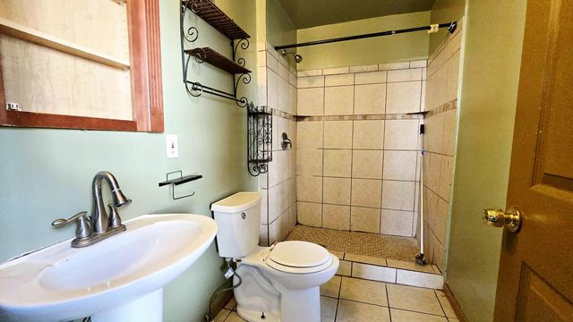 1330 S PARKWAY AVE E, Memphis, TN 38106