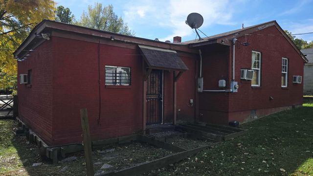 1330 S PARKWAY AVE E, Memphis, TN 38106