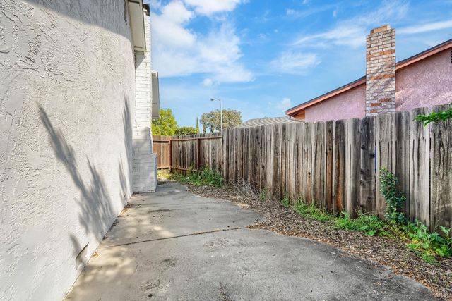 2363 Oceanic Ct, Fairfield, CA 94533