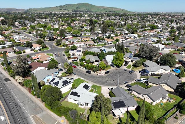 2363 Oceanic Ct, Fairfield, CA 94533