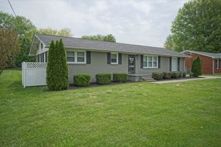 804 S Broadway St, Portland, TN 37148