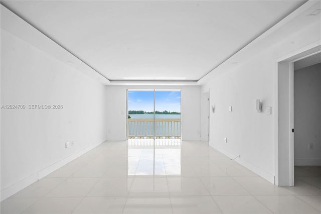 18601 NE 14th Ave 409, Miami, FL 33179