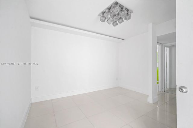 18601 NE 14th Ave 409, Miami, FL 33179