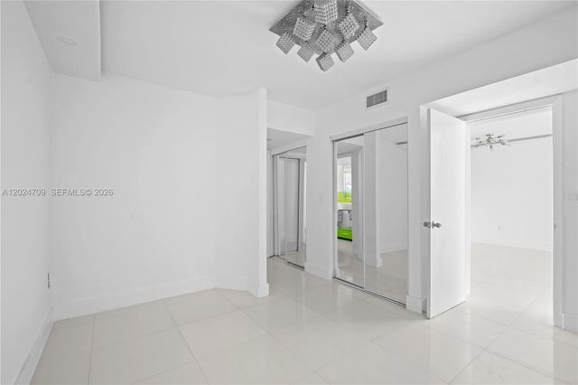18601 NE 14th Ave 409, Miami, FL 33179