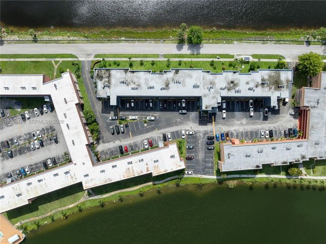 18601 NE 14th Ave 409, Miami, FL 33179