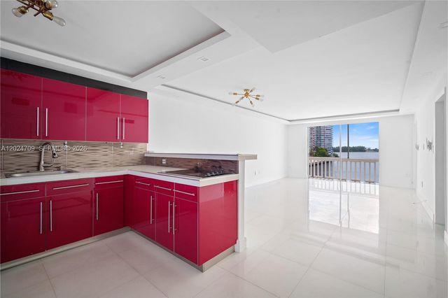 18601 NE 14th Ave 409, Miami, FL 33179
