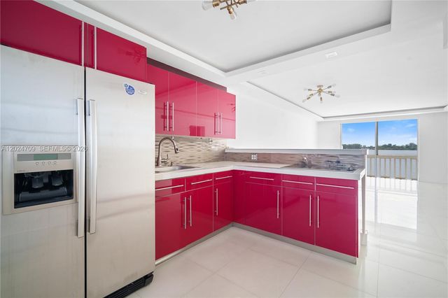 18601 NE 14th Ave 409, Miami, FL 33179