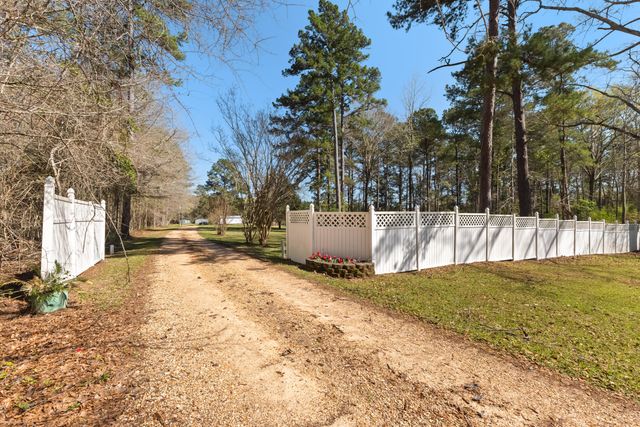 49 Central Church Rd., Purvis, MS 39475