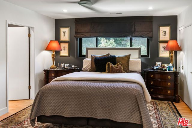 3584 Sepulveda Boulevard, Sherman Oaks, CA 91403