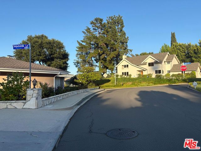 3584 Sepulveda Boulevard, Sherman Oaks, CA 91403