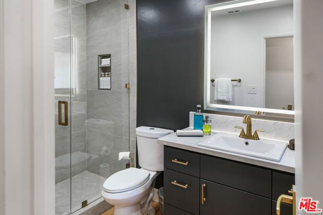 3584 Sepulveda Boulevard, Sherman Oaks, CA 91403