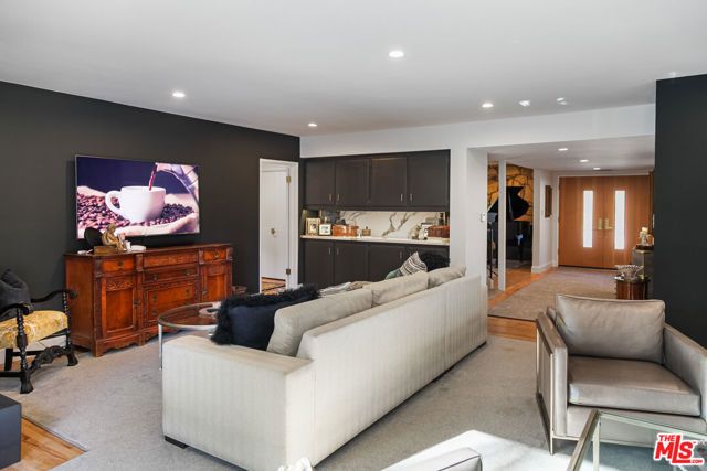 3584 Sepulveda Boulevard, Sherman Oaks, CA 91403