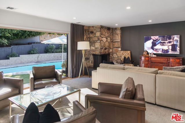 3584 Sepulveda Boulevard, Sherman Oaks, CA 91403