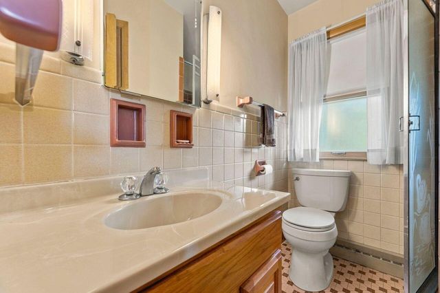 2300 Kevenauer DRIVE, Brookfield, WI 53005