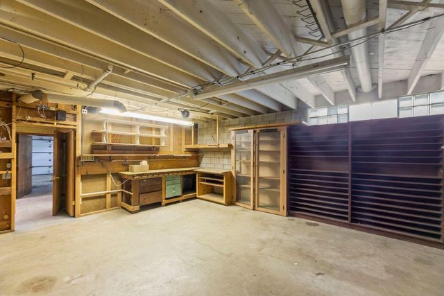 2300 Kevenauer DRIVE, Brookfield, WI 53005