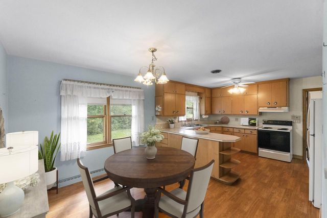 2300 Kevenauer DRIVE, Brookfield, WI 53005