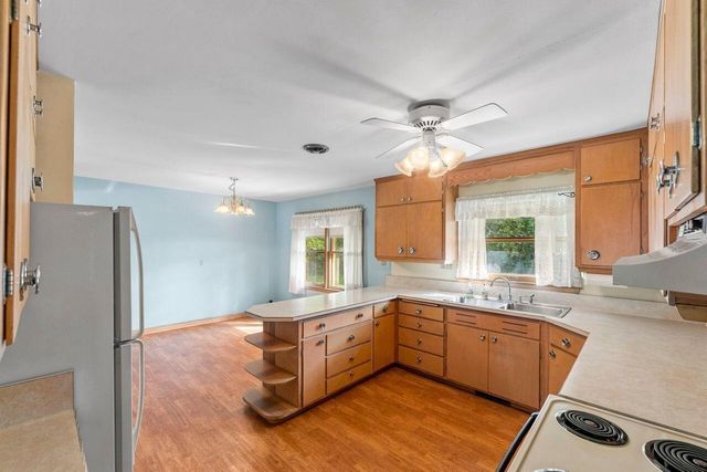 2300 Kevenauer DRIVE, Brookfield, WI 53005